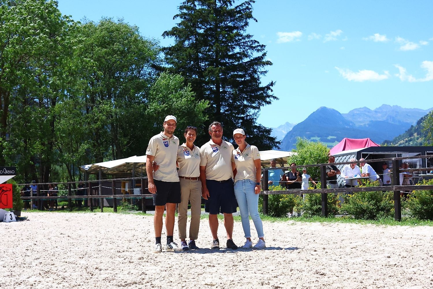 Team der Reitanlage Wiesenhof auf dem Turniergelände